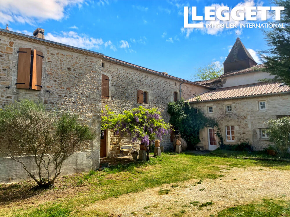 Vente Maison Ancien presbytère magnifiquement rénové. 5 chambres. Vaste terrain pour chevaux. Gîte possible. La tÂche