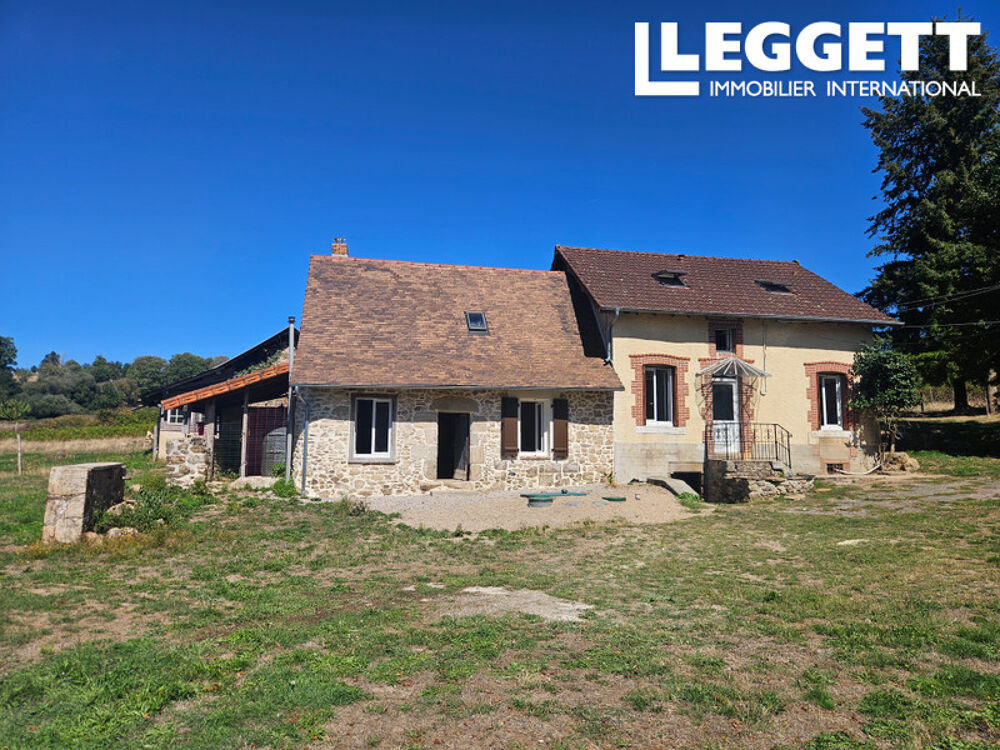 Maison de campagne isolée avec granges sur 7 000 m² de terrain en pleine nature