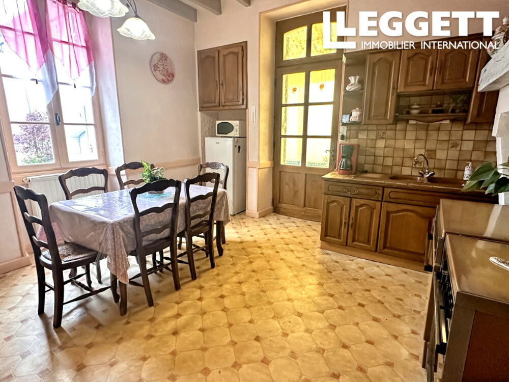 Vente Maison Magnifique manoir de quatre chambres situé dans un endroit paisible, grande grange, jardin isolé et parking Villetoureix