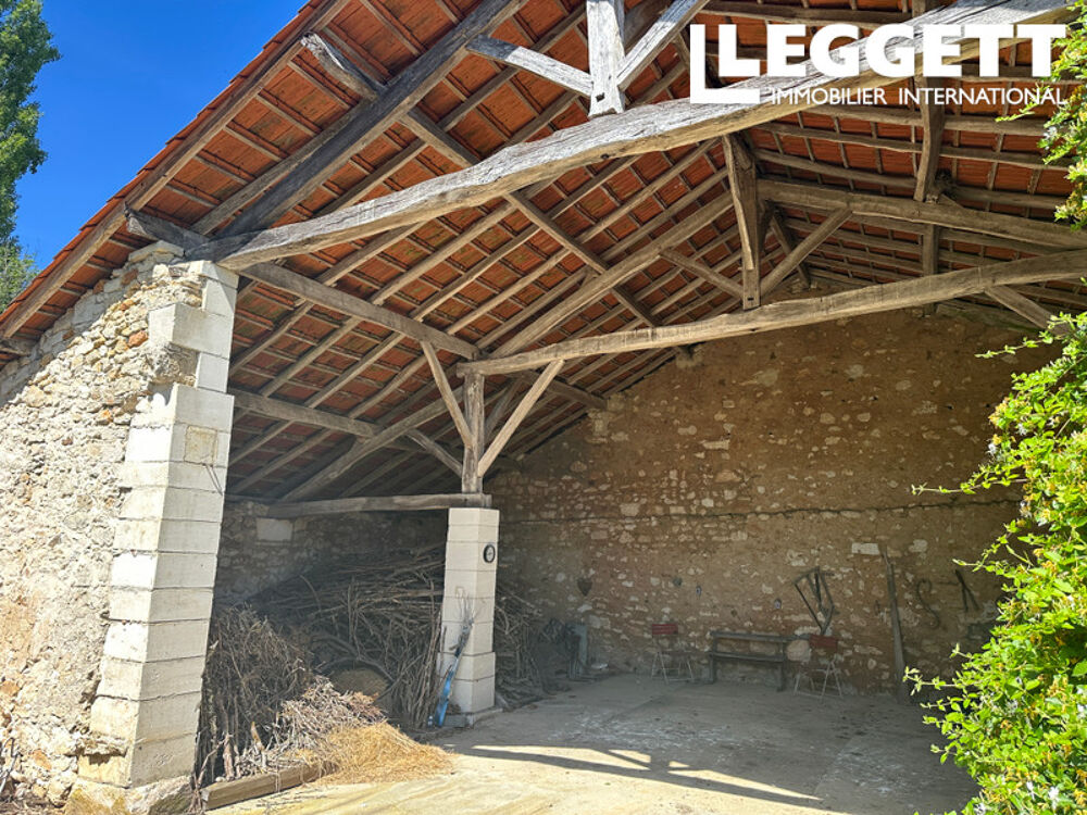 SOUS OFFRE Charmante maison en pierre avec grange, dans hameau calme proche Bourdeilles et Paussac