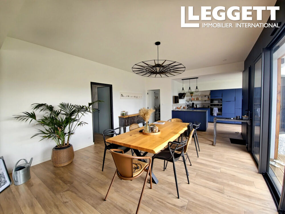 La Garnache ? Maison plain-pied 2022 RT 2012, 110 m², deux chambres sur terrain paysager clos de 700 m²