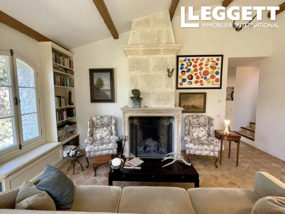 Vente Maison Villa rénové vendu meublé 134m², 6 pièces, 3 chambres, 2 SdB's, 1 SdE. Dépendence. Piscinable. LucÉram
