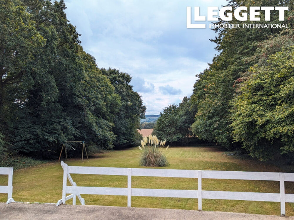Vente Maison Une grande propriété de 5 chambres dans un village avec un double garage et 3 246 m² de terrain. LangoËlan