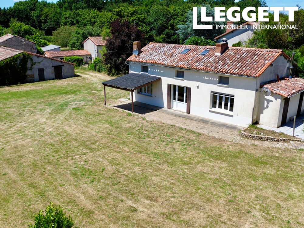 Vente Maison Maison de campagne avec grange et fort potentiel ? 4 chambres - Entre Civray et Charroux Saint-romain