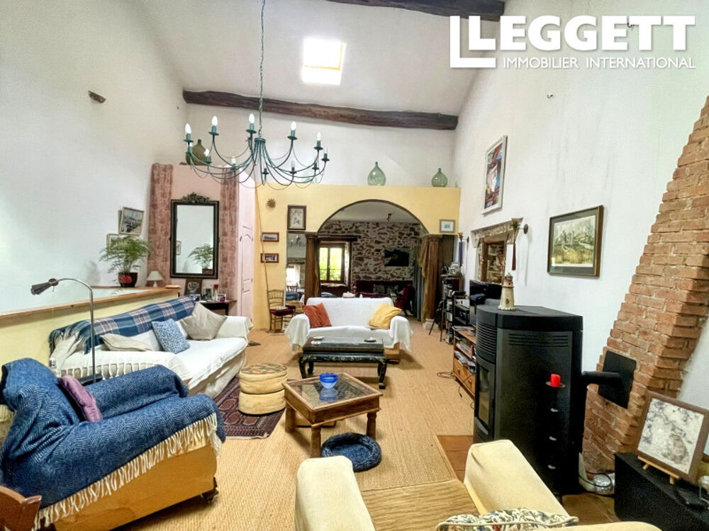 Vente Maison Superbe maison de ville de 6 chambres avec jardin attenant et parking privé. Bellac