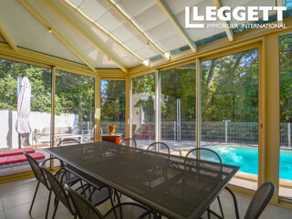 Vente Maison Spacieuse et élégante maison de 4 chambres, piscine chauffée, terrasse, jardin et panneux photovoltaïques Digne-les-bains