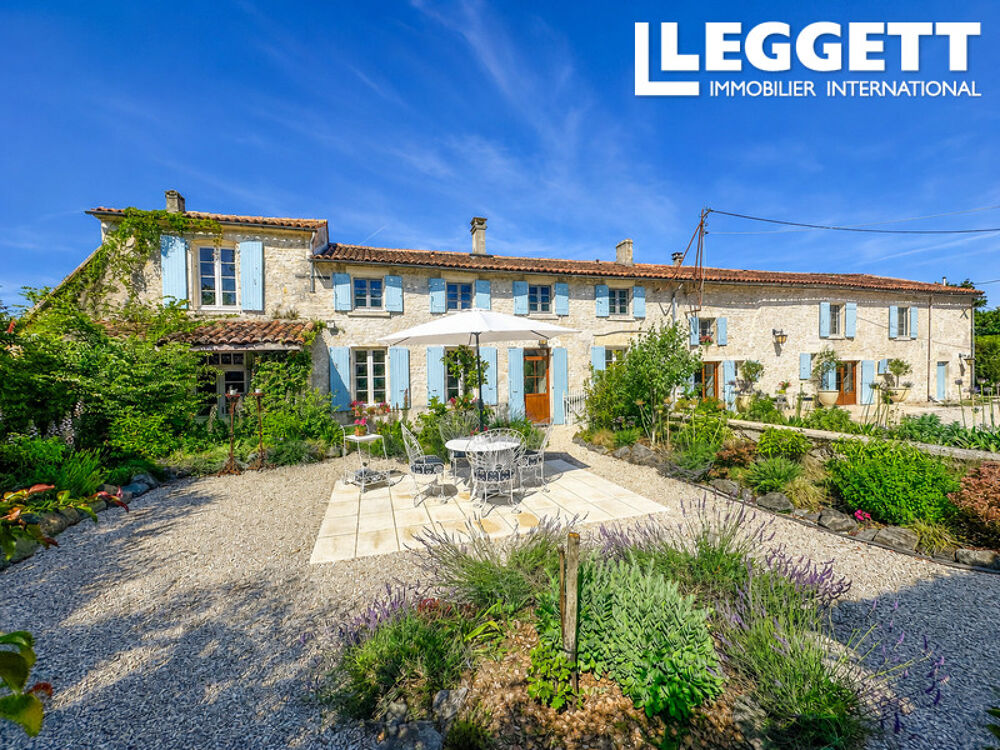 Maison 8 pièces 319 m² · à Sonnac · 319 m² · 599 000 €