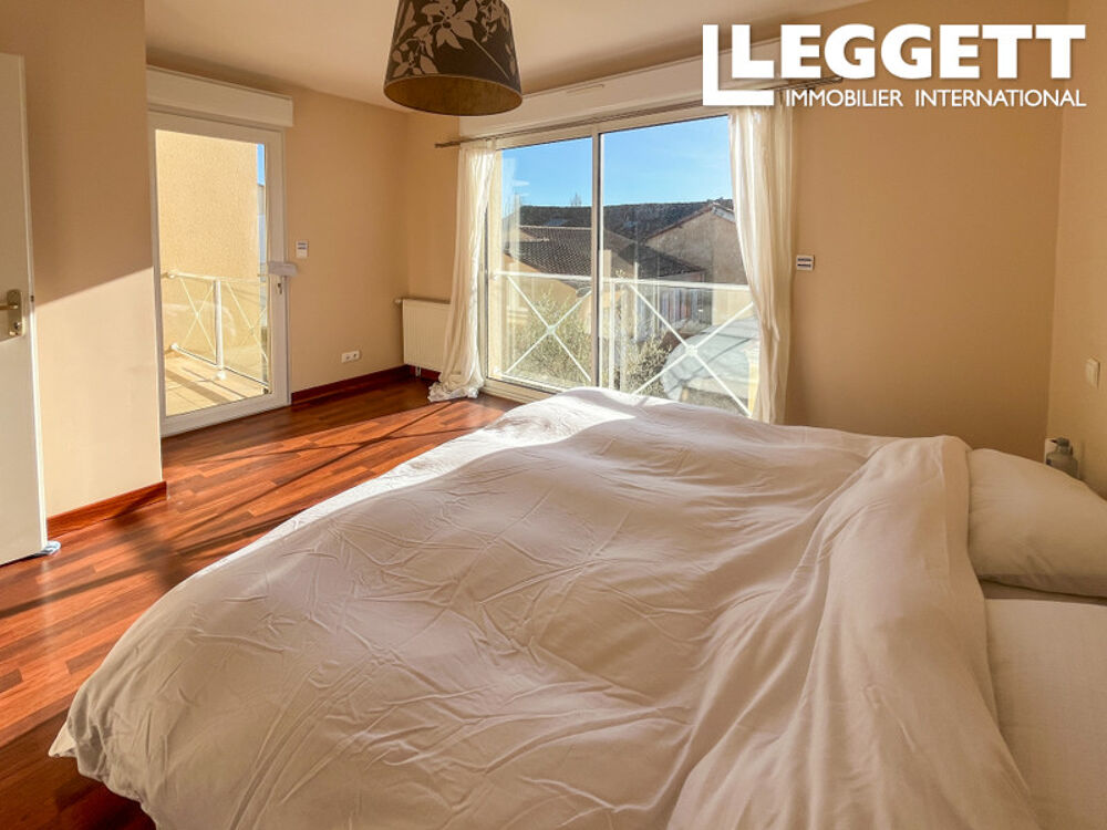 Vente Maison Tr�s belle maison moderne de 3 chambres avec cour, id�alement situ�e au c?ur de Ruffec Ruffec