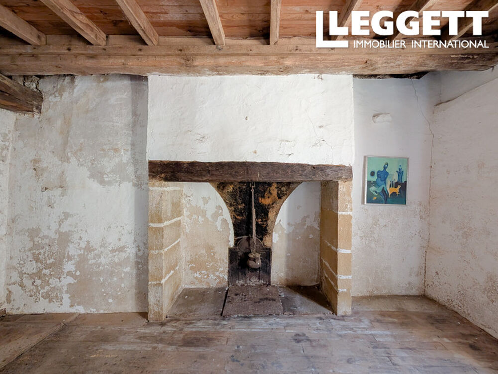 Vente Maison Maisonnette du 15ème/16ème siècle à restaurer entièrement dans un village historique à proximité d'un château. Badefols-d'ans