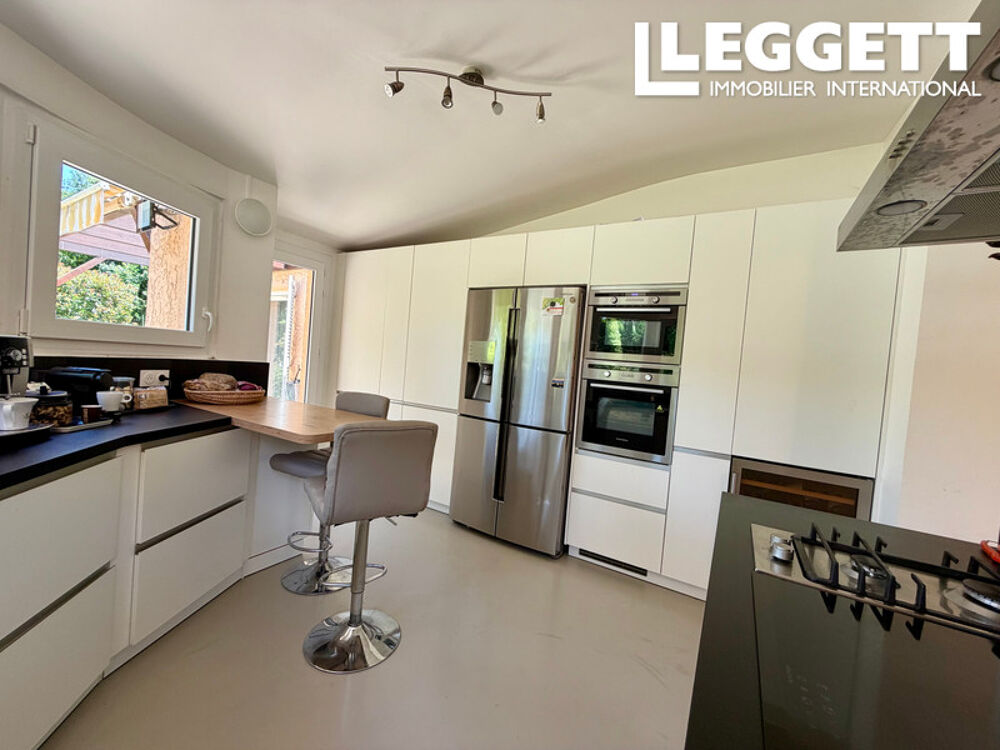 Vente Maison Mougins ? Charmante villa familiale (185 m²) de 5 chambres avec piscine chauffée et vaste jardin paysager Mougins
