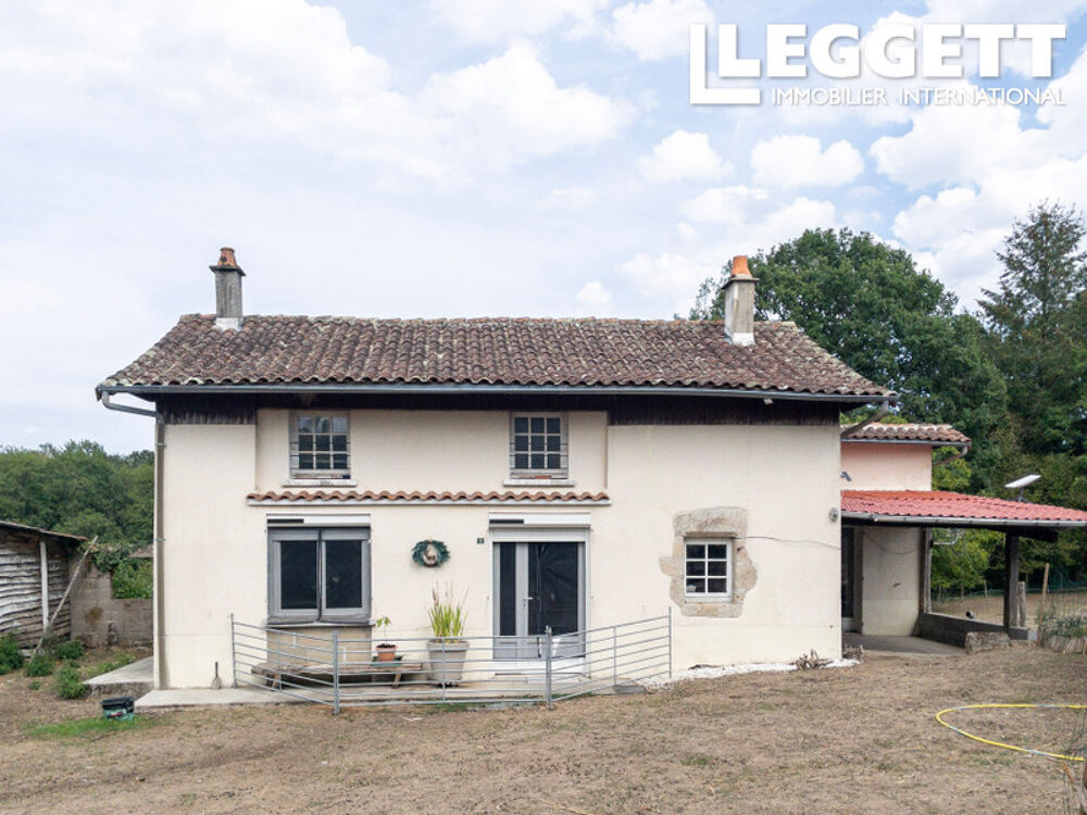 Vente Maison Une ferme comprenant 2 maisons, 33 ha de terrain, un étang et de nombreuses dépendances, un cadre magnifique ChÉronnac