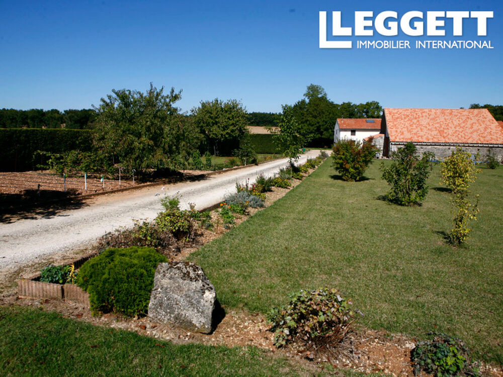 Vente Maison Charmante propriété de quatre chambres avec deux gîtes et un grand jardin. Fontaine-chalendray