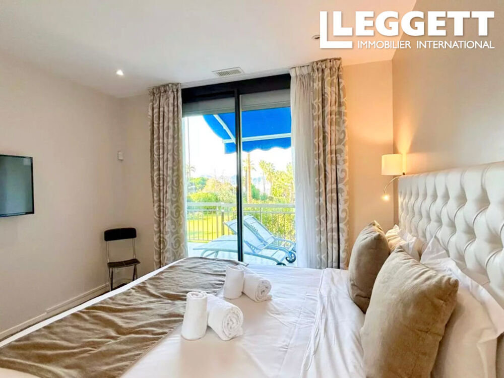 Cannes Croisette, élégant appartement de 125m2 avec terrasse et face à la Méditerranée.