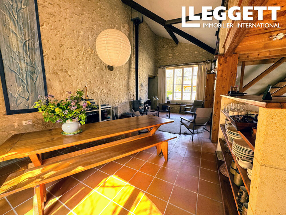 Vente Maison Charmante grange rénovée avec cour, au calme proche des commodités Bourg-des-maisons
