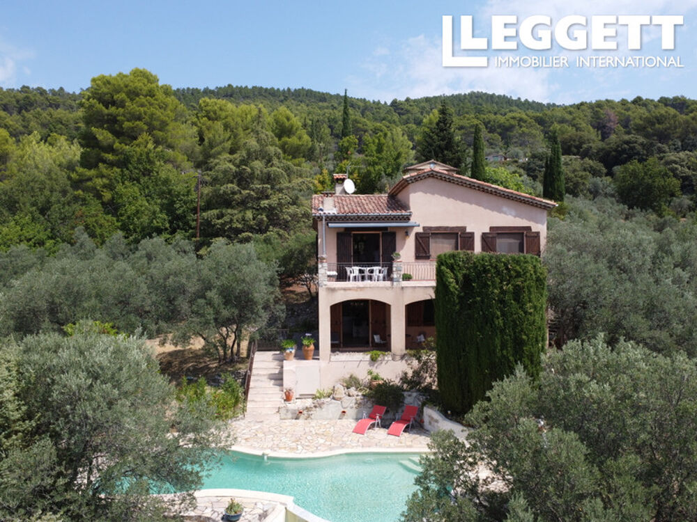 Villa provençale avec vue panoramique, piscine à débordement, fort potentiel d'évolution, proche village.