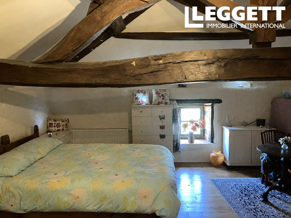 Vente Maison Charmante maison en pierre offrant une vue imprenable, avec studio indépendant, grande grange et terrain Millac