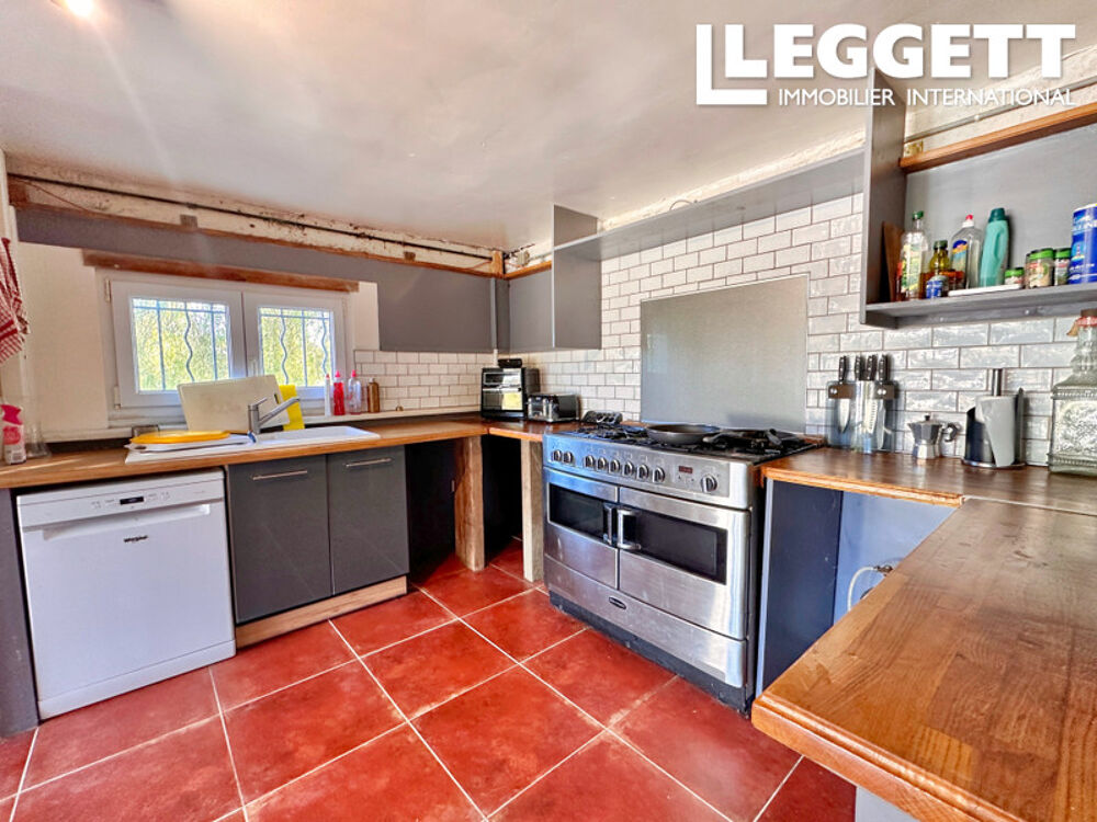 Vente Maison Grande maison sur sous-sol avec 4 chambres dans un petit hameau au calme, à 10 mn de Riberac. Bourg-du-bost