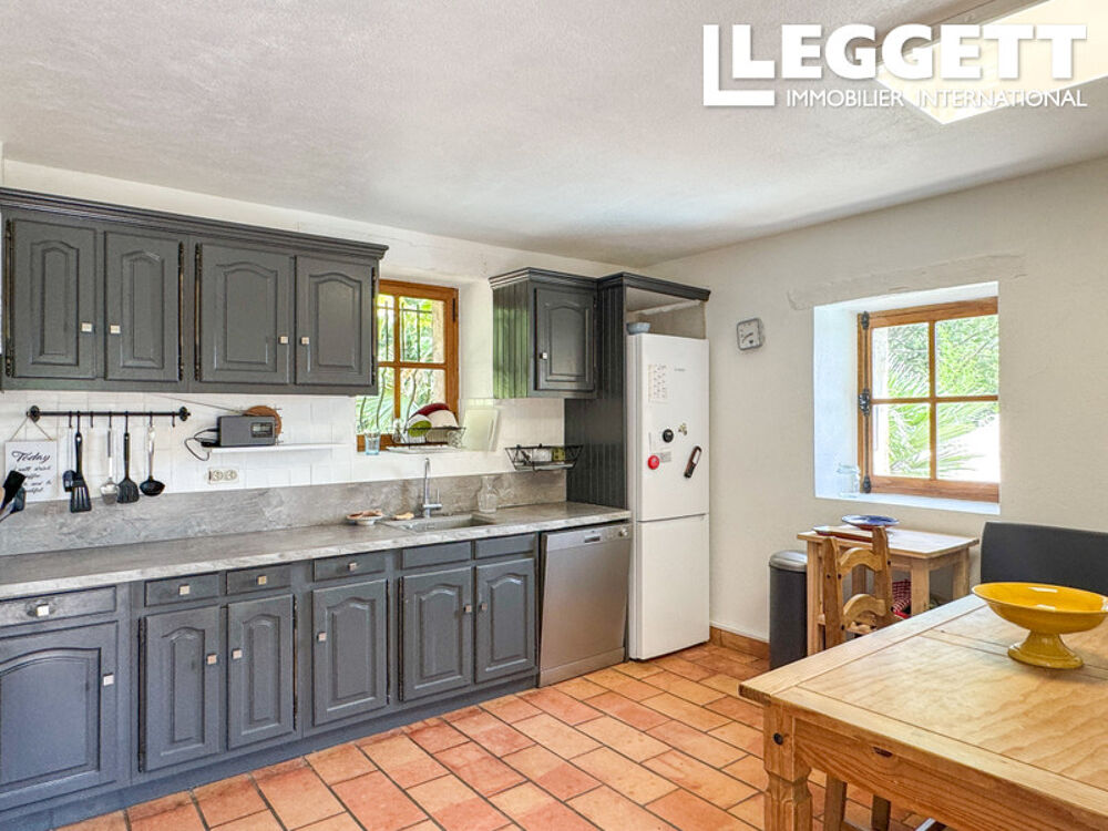 Vente Maison Enclave des Papes, Mas en pierre avec piscine, jardin arboré et cadre provençal d?exception au calme absolu Grillon