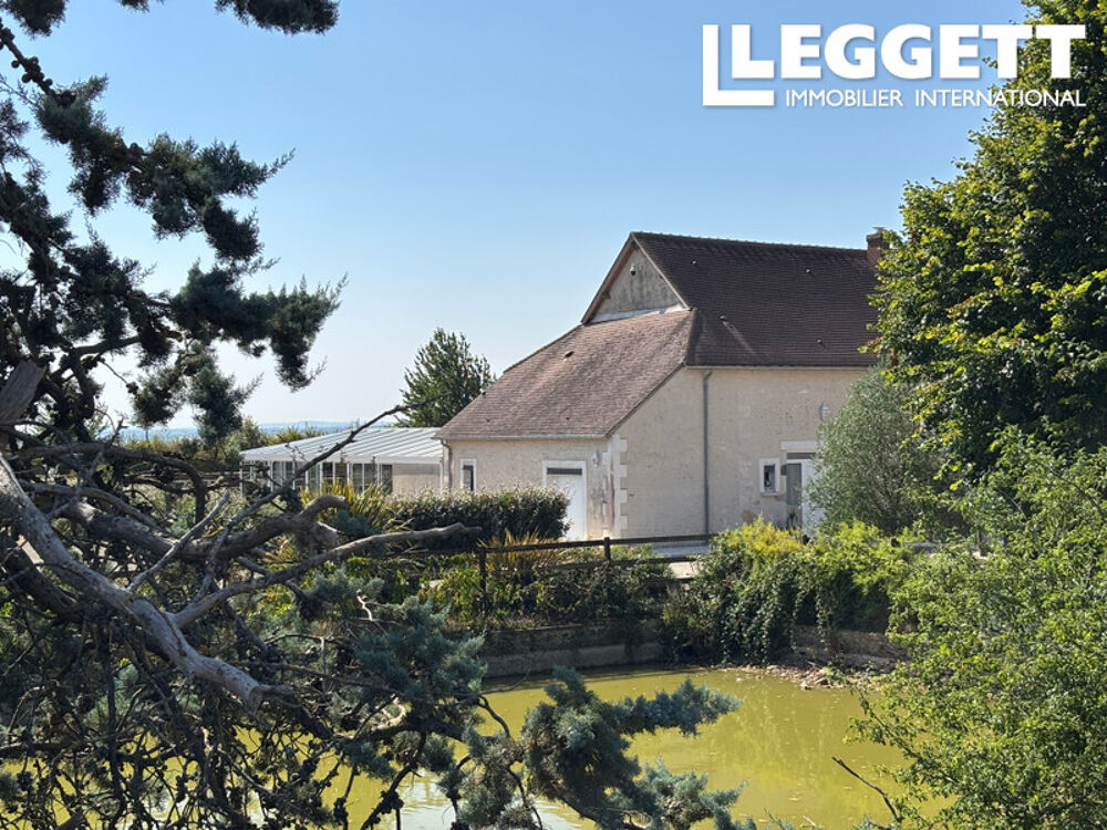 Vente Maison Au bout d'un chemin, une impressionnante propriété avec sa piscine et ses 3 hectares de parc RouessÉ-fontaine