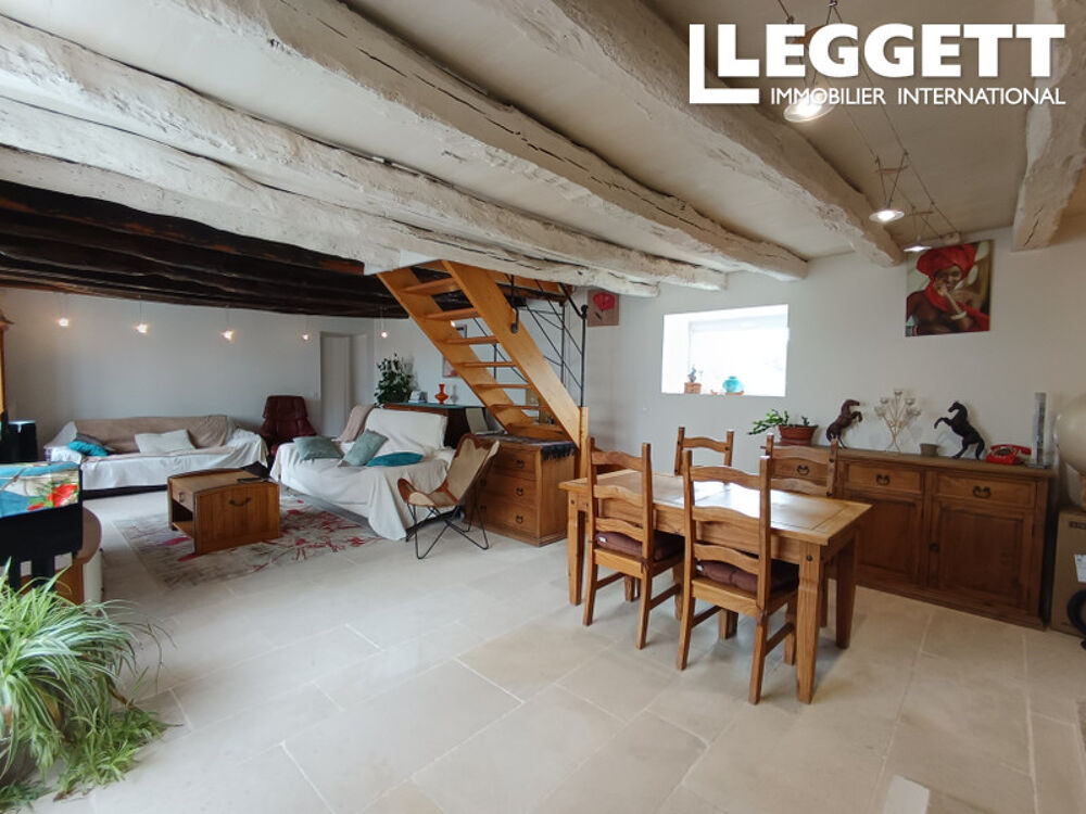 Vente Maison Maison pierre avec dépendance gîte, grange, grand terrain plat piscine et vue panoramique. Bassillac et auberoche
