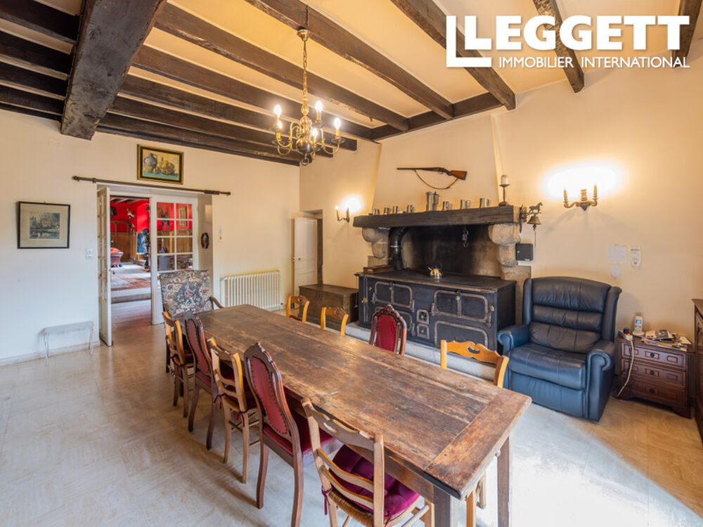 Vente Propriété/Château Le Domaine de Clisson du 14,19,20 avec gîte séparé dans le style années 50/60 avec piscine chauffée et tennis. Geay