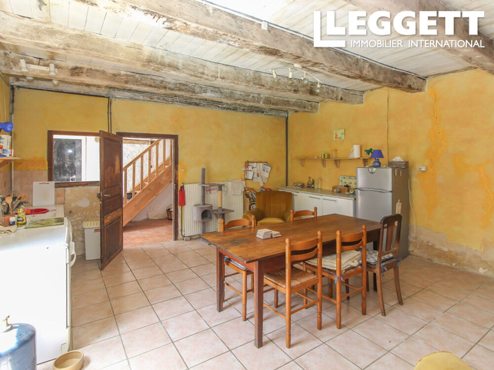 Vente Maison Charmante fermette à 5 chambres sur plus de 8500m² de terrain dans un cadre idyllique à 30 minutes de Poitiers Chalandray