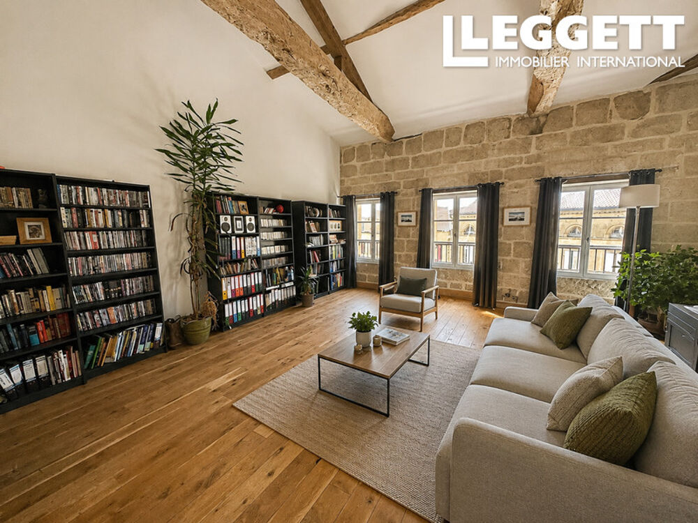 Vente Maison Entièrement rénovée et extrêmement spacieuse, cette maison de ville est idéalement située au c?ur d'un village Saint-barthÉlemy-d'agenais