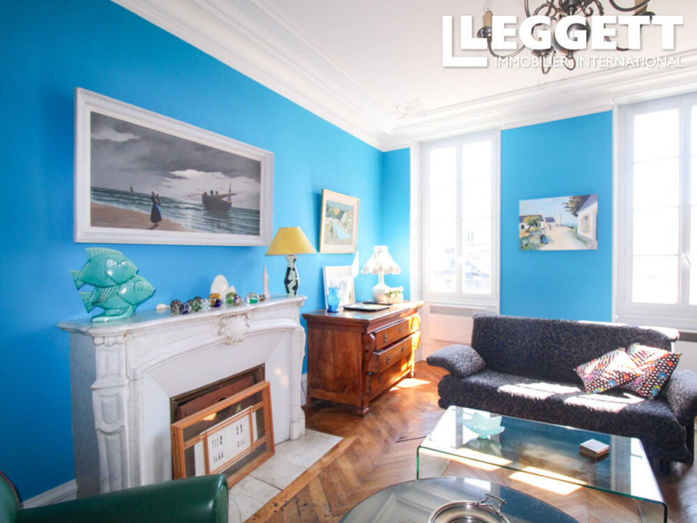 Vente Maison <br />Impressionnante maison de ville de 5 chambres dans le centre de Saint-Jean-d'Angély, garage et maison d'été, Saint-jean-d'angÉly