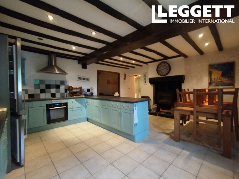 Vente Maison Maison individuelle de 3 chambres située dans un hameau, avec bâtiments indépendants et grand jardin. Magnac-laval