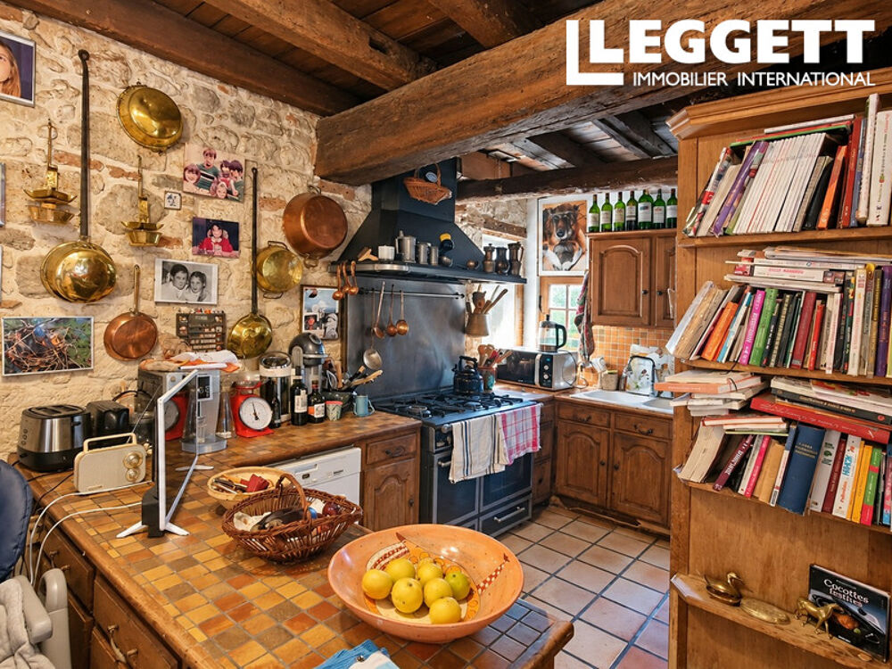 Vente Maison Demeure de caractère avec 1,2 ha, dépendances et piscine près de Libourne Savignac-de-l'isle