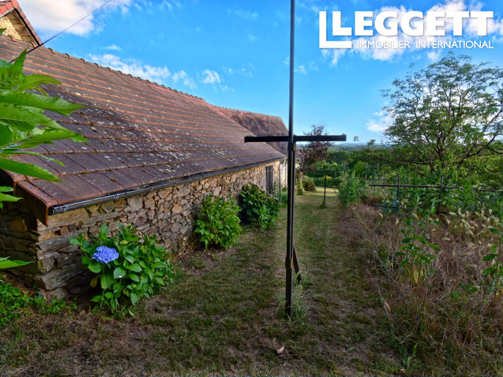 Vente Maison Maison de charme  avec dependances en partie amenagees, grand terrain constructible, cadre bucolique et vues Juillac