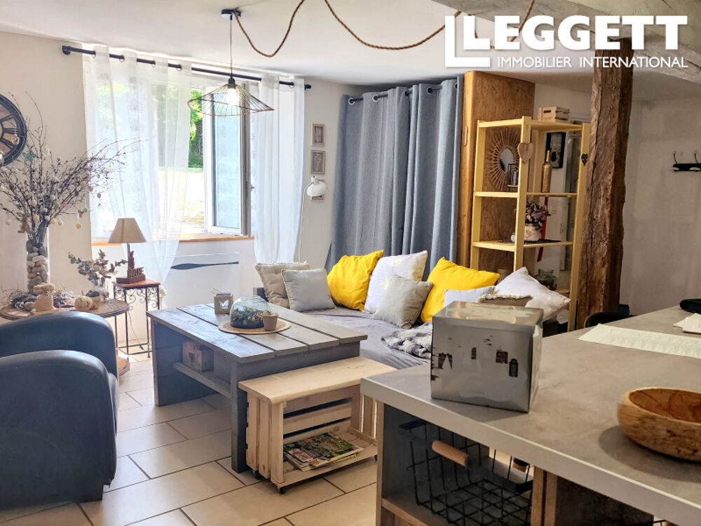 Maison de village partiellement rénovée de 100 m2 avec sa grange attenante et jardin de 450 m2