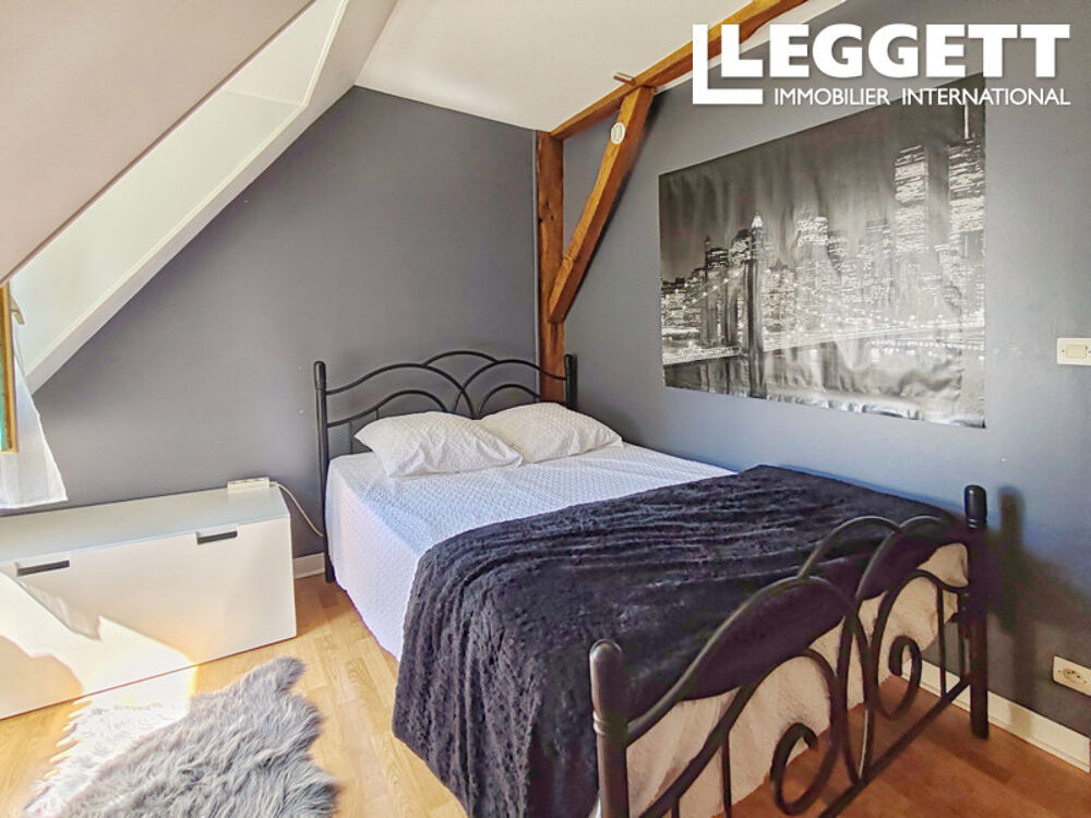 Vente Maison Maison de 120m2, 3 chambres, 1 salle d'eau, double garage, jardin avec terrasse et même une cave. DPE C GES A. Cerelles