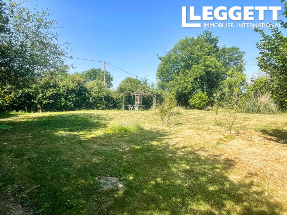 Charmante maison indépendante de 3 chambres située dans un hameau tranquille, avec dépendances et jardin.