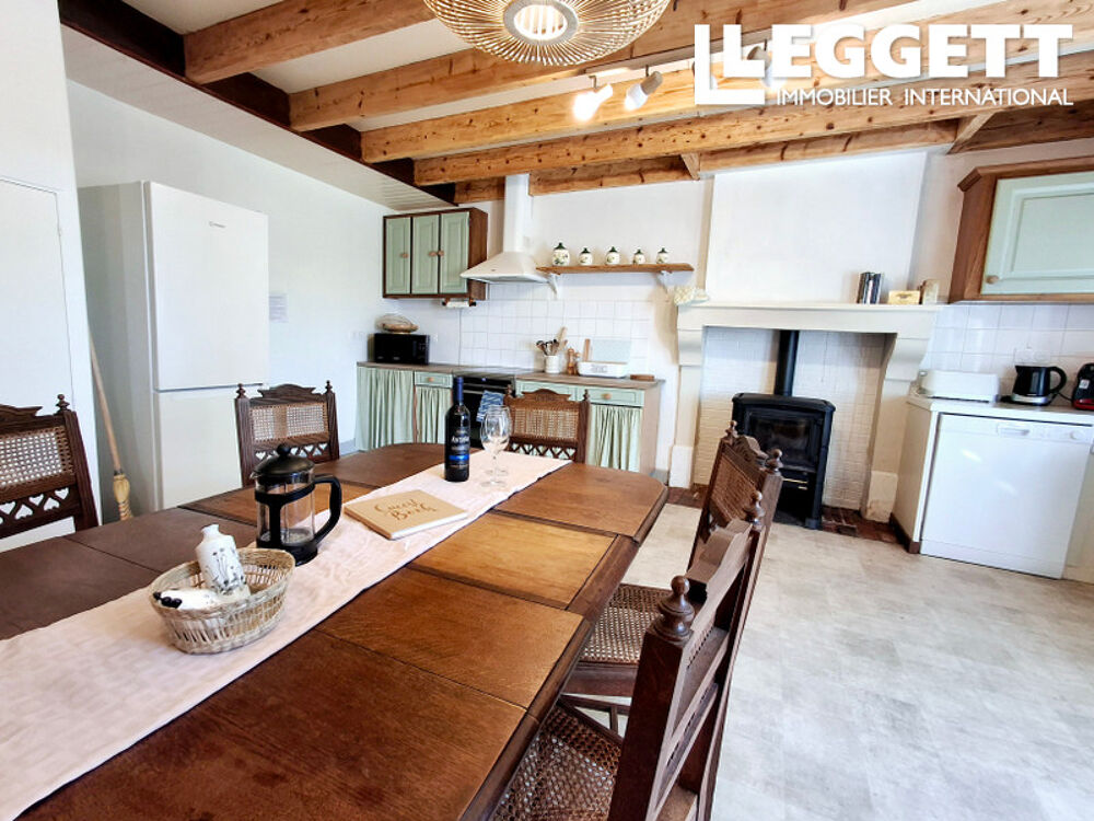 Vente Maison Maison de campagne élégante et pleine de charme, comprenant 3 chambres, un jardin bucolique et une grange. Terres-de-haute-charente