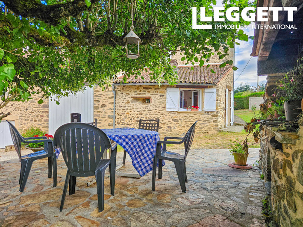 Une Rareté : Magnifique Propriété de Campagne au Charme Authentique avec Plus de 2 Ha de Terrain Naturel Privé