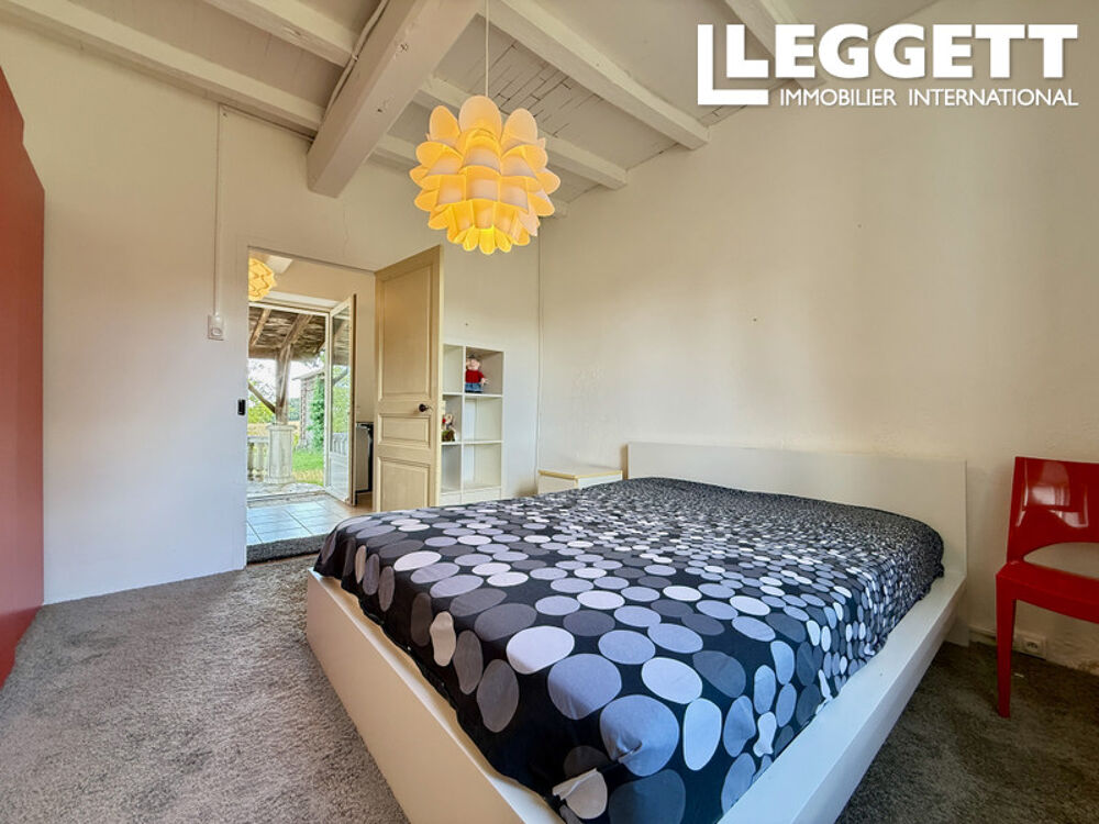 Vente Maison Havre de paix en Charente avec vues panoramiques, piscine et gîte Pillac