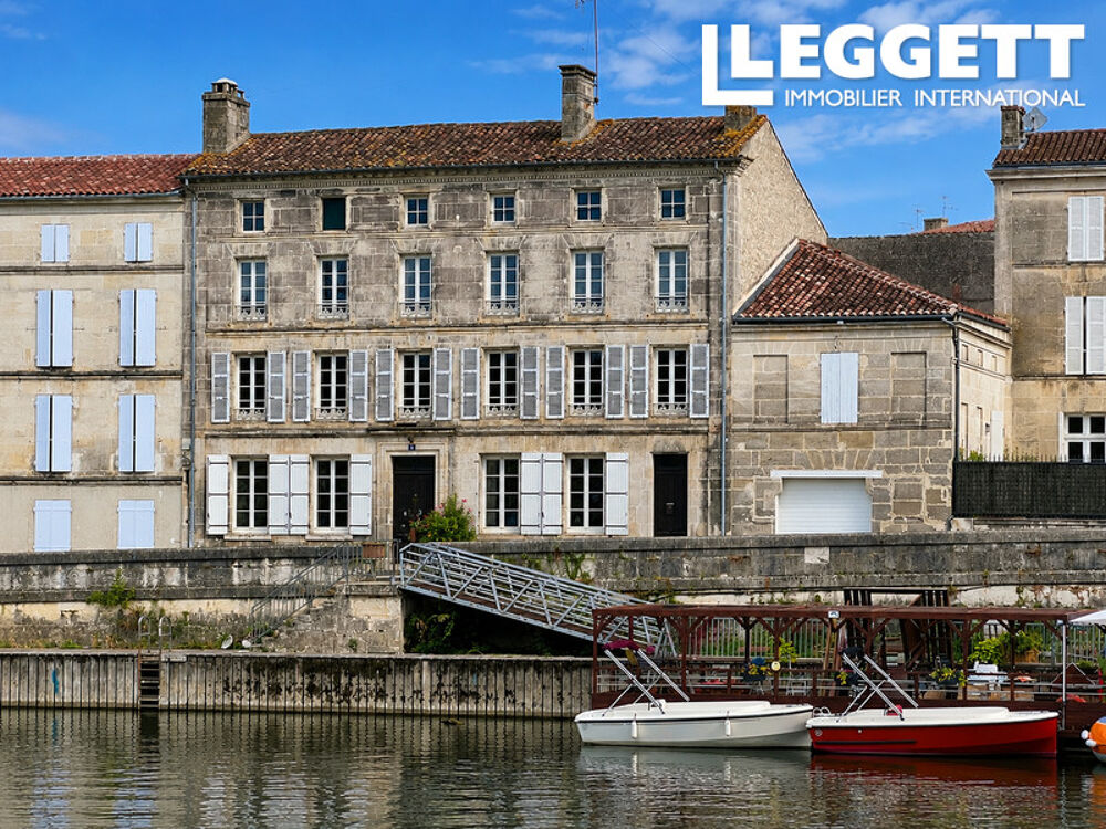 Vente Maison Élégante demeure en bord de Charente avec 6 ch/2 sdb et vue magnifique, au c?ur de Jarnac Jarnac
