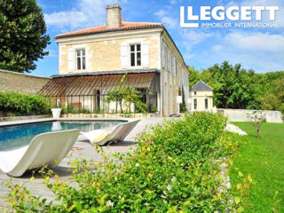  Maison  vendre 15 + pices 700 m