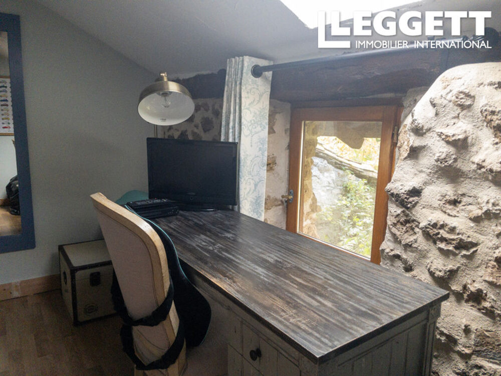 Vente Maison Maison de caractère, 2 chambres, salon/salle à manger et cuisine équipée, petit jardin, grange, un joli hameau Pressignac
