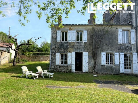   Propri�t� de caract�re avec 3 chambres, 2 salles de bains .une d�pendance avec grand jardin au bord du village Maison - 8 pi�ce(s) - 174 m�