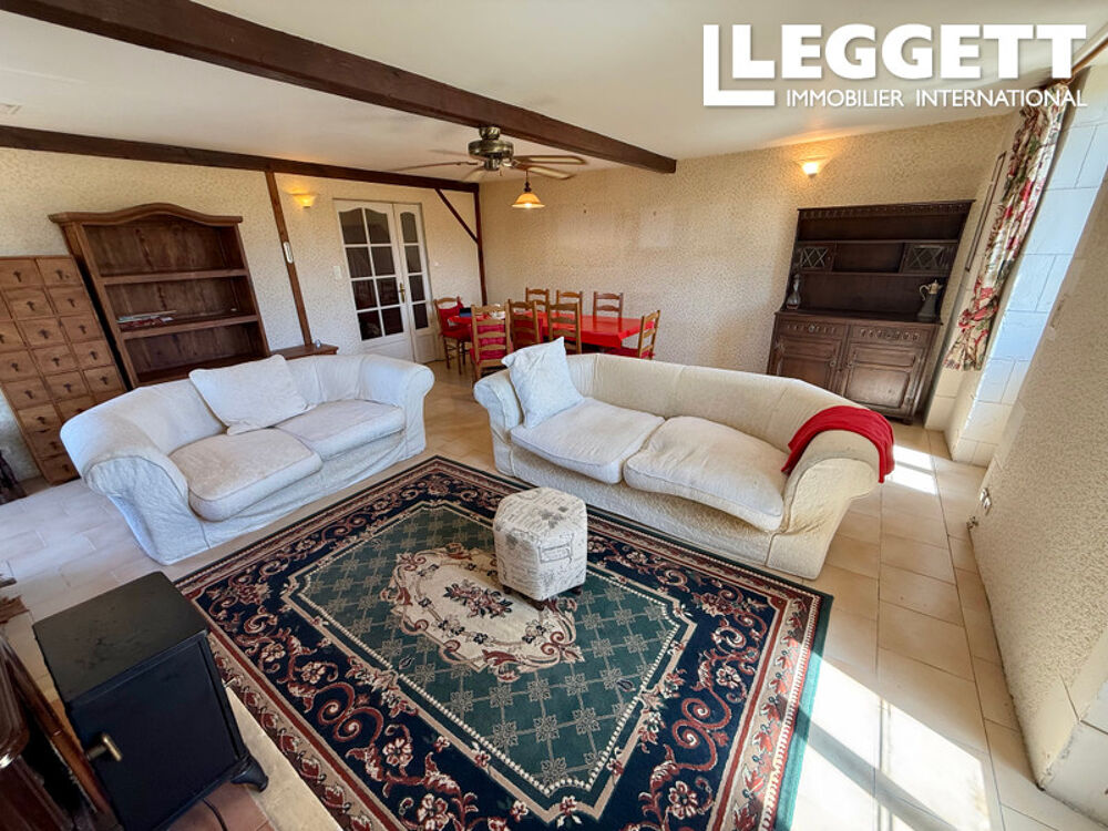 Vente Maison Une charmante maison de quatre chambres avec un grand jardin, un parking et de superbes vues sur la campagne Chillac