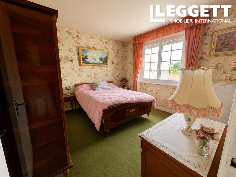 Vente Maison Maison individuelle de quatre chambres avec grand jardin, à proximité des commodités et des plages. Saint-sulpice-de-royan