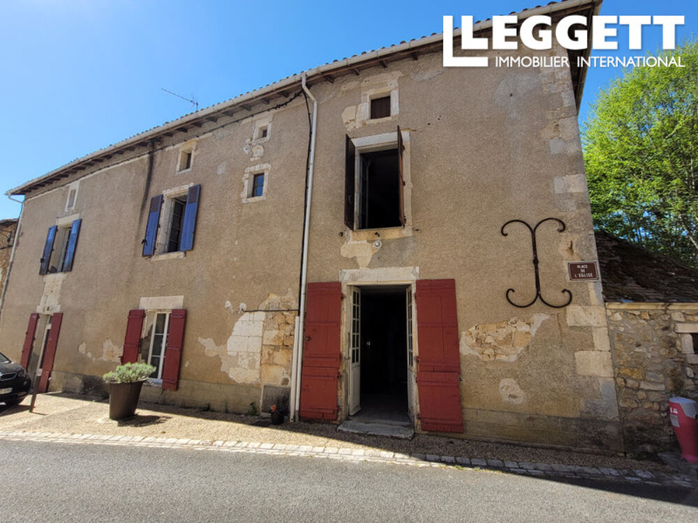 Spacieuse maison dans le charmant centre du village, 6 chambres, 2 salles de bains, garage, atelier et jardin