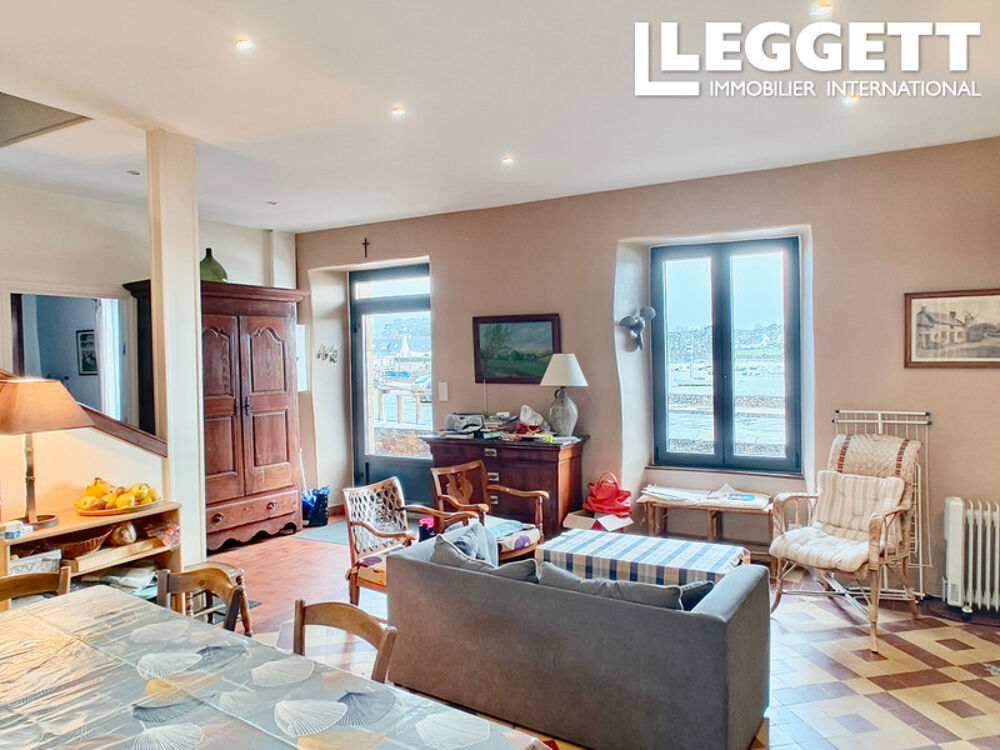Vente Maison Première ligne sur le port de Ploumanac'h , maison de pêcheur en pierre 5 chambres jardin clos vues mer Perros-guirec