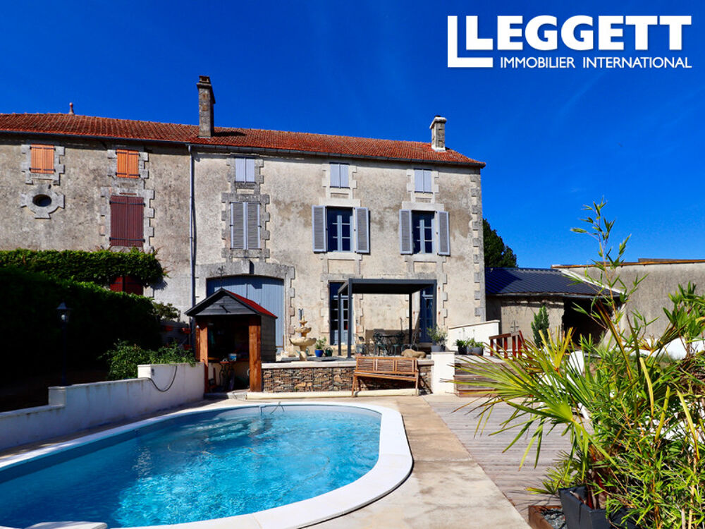 Vente Maison Charmante propriété du centre ville avec jardin et piscine; garage attenant; proche des commerces. Montemb?uf