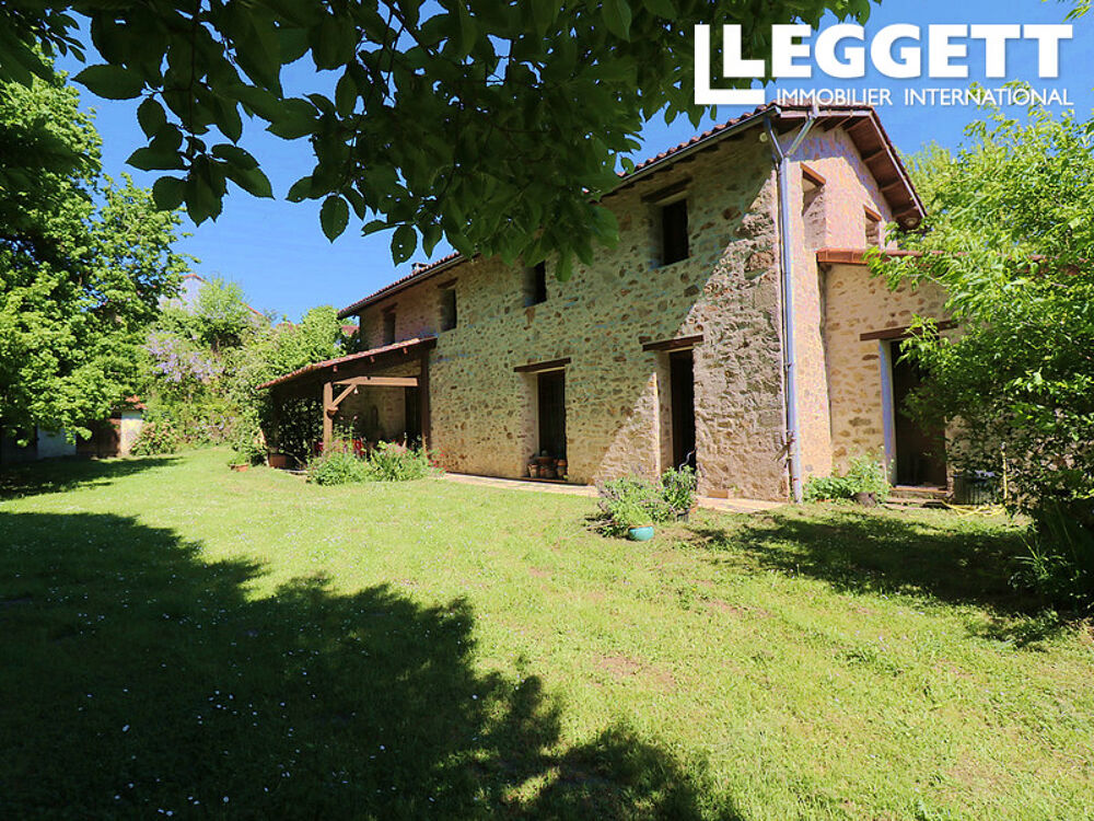 Belle maison indépendante en pierre avec 3 chambres, grand jardin et dépendances
