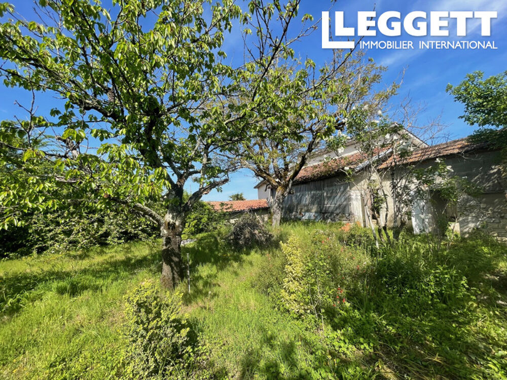 Vente Maison Maison de 1972 au sommet du village avec jardin de 800 m² attenant et garage. Surface hab. 124 m², à rénover. Auch