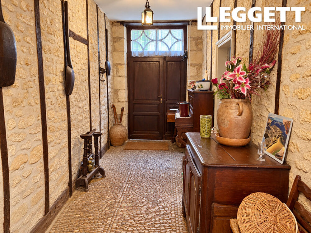 Vente Maison Maison de caractère à vendre à Montignac-Lascaux avec jardin et grange Montignac-lascaux