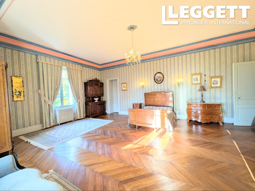 à vendre  Propriété/château Nexon (87800)